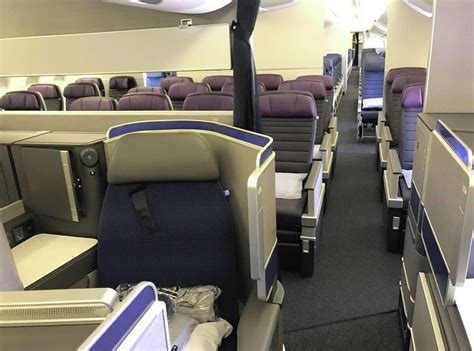 united airlines 777 premium economy